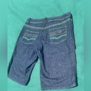 Woman’s baggy jorts